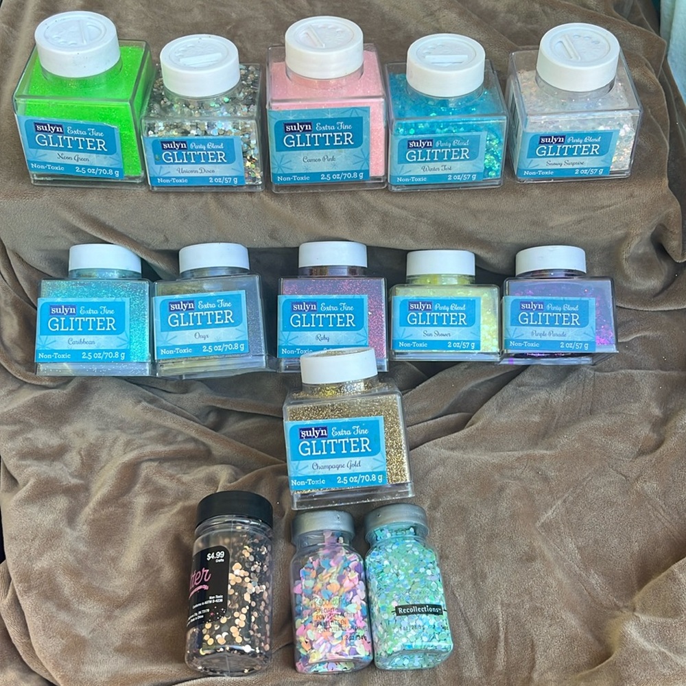 Glitter : (6) 2oz glitter (5) 2.5 oz glitter. Sold as a set